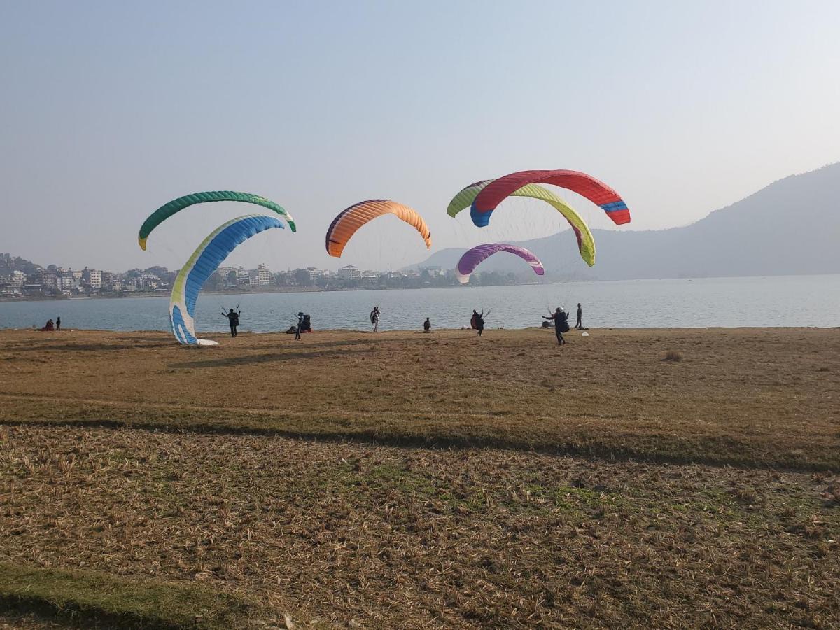 Hotel Waterside Pokhara Exterior foto
